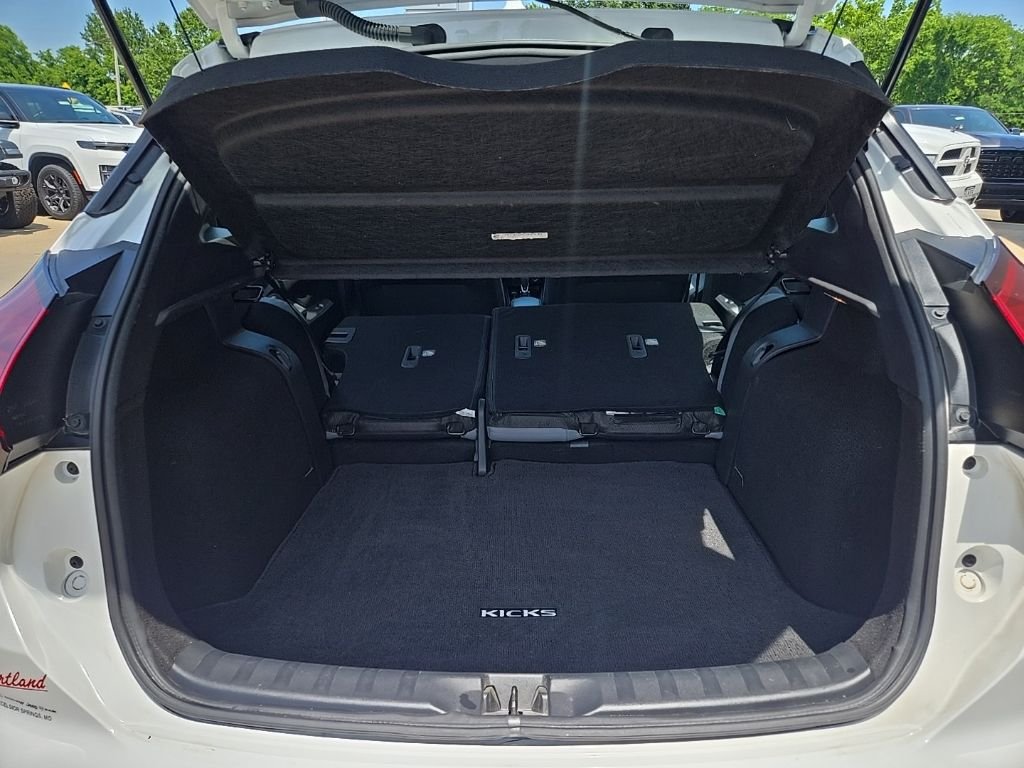 Used 2024 White Nissan SR image 78