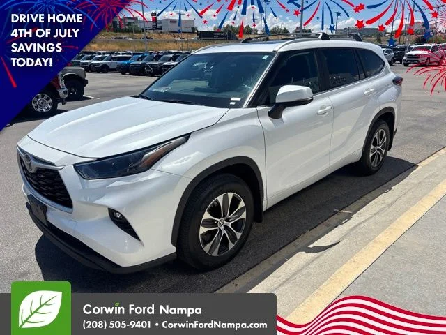 2023 Toyota Highlander XLE AWD's photo
