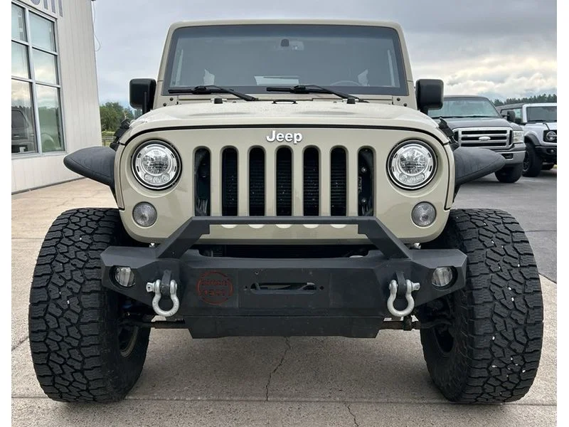 Used 2017 Gobi Clearcoat Jeep Rubicon image 2