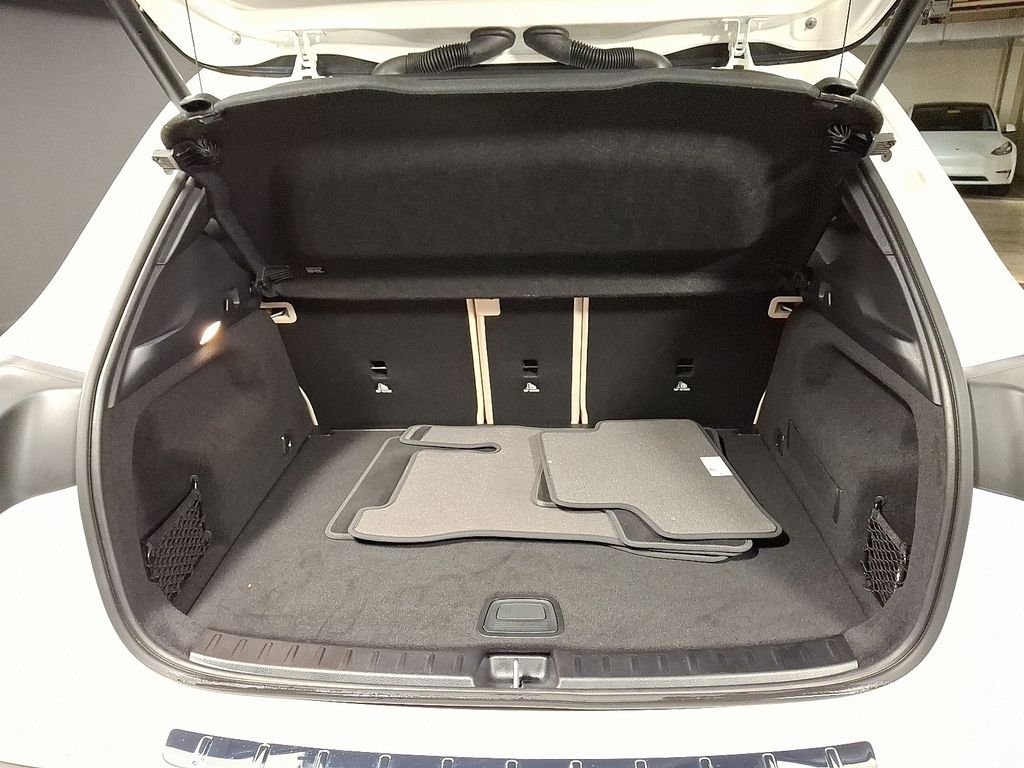 Certified Used 2025 White Mercedes-Benz GLA 250 image 28