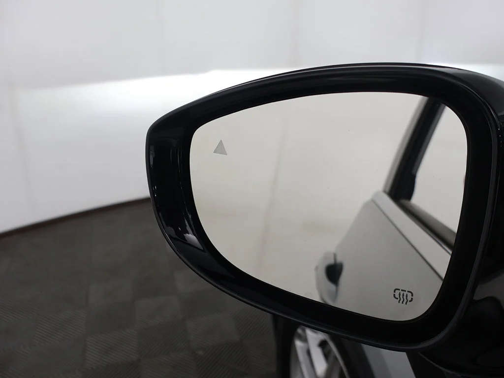 Used 2024 Silver Mist Clearcoat Chrysler Touring L image 38