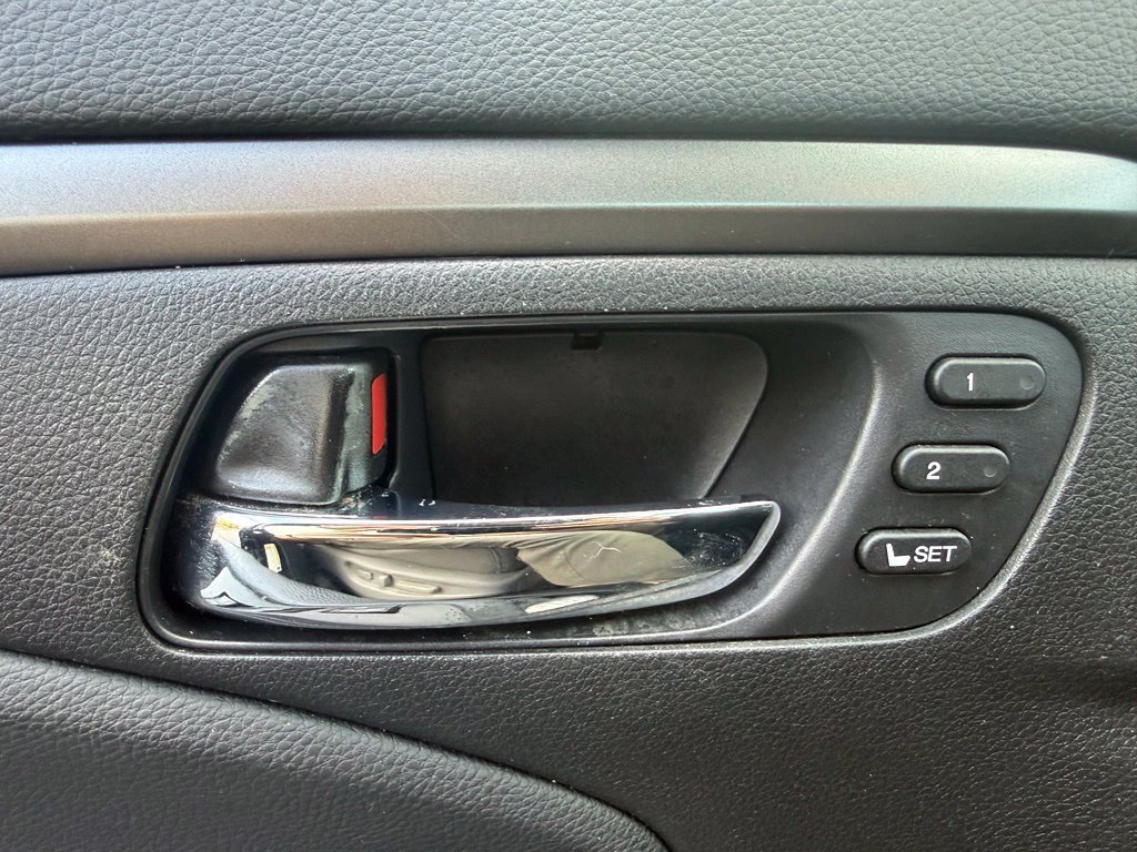 Used 2019 Blue Honda EX-L image 26