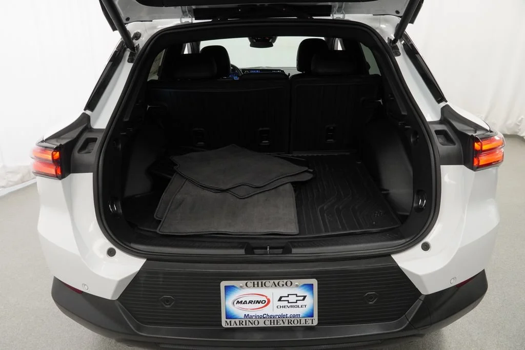 New 2026 Summit White Chevrolet LT image 24