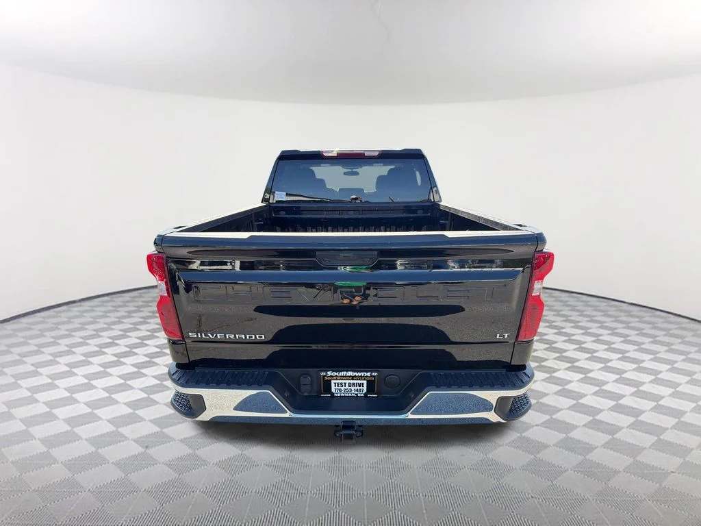 Used 2025 Black Chevrolet LT image 6