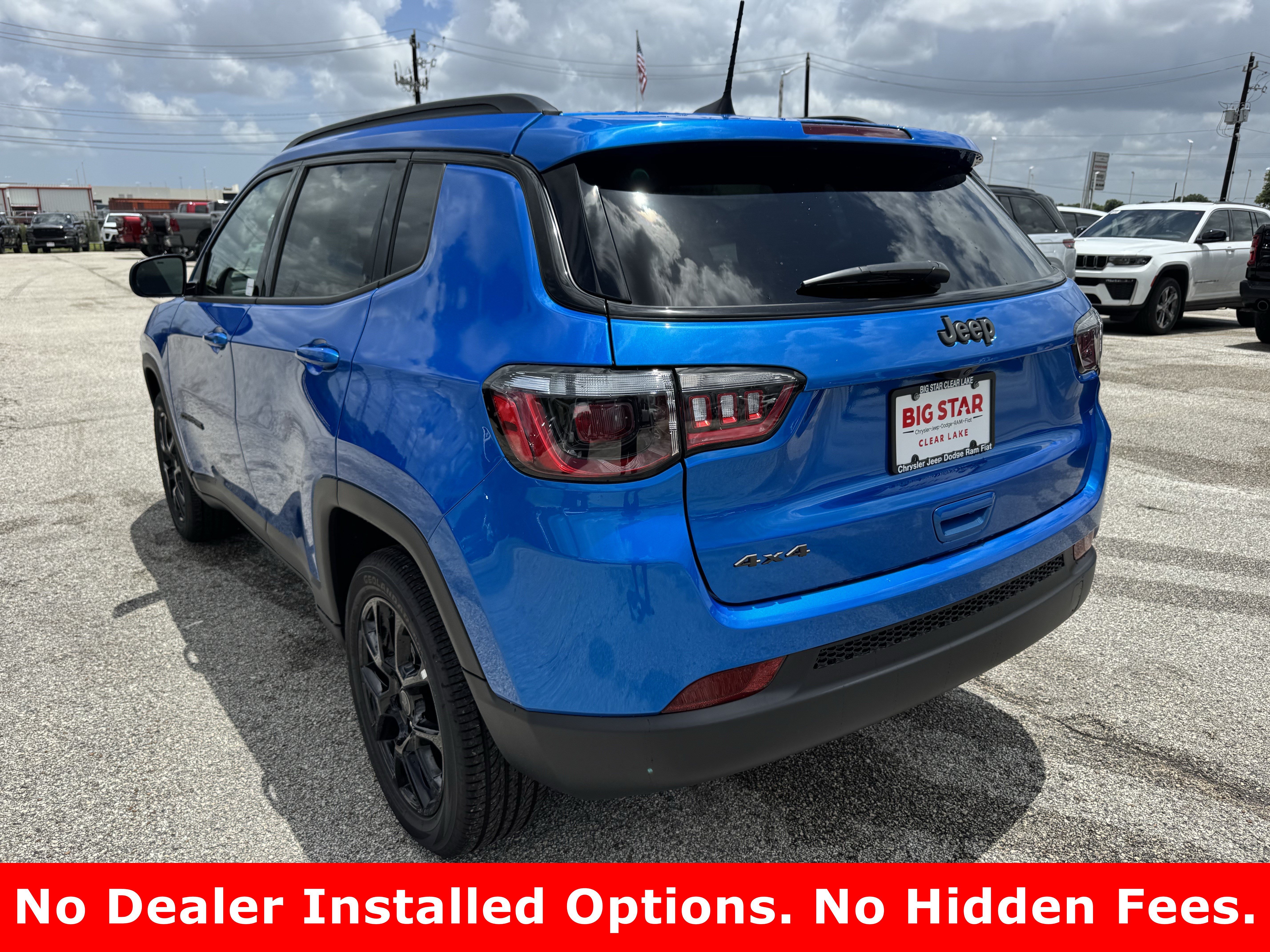 New 2026 Hydro Blue Pearl-Coat Exterior Paint Jeep Latitude Altitude image 5