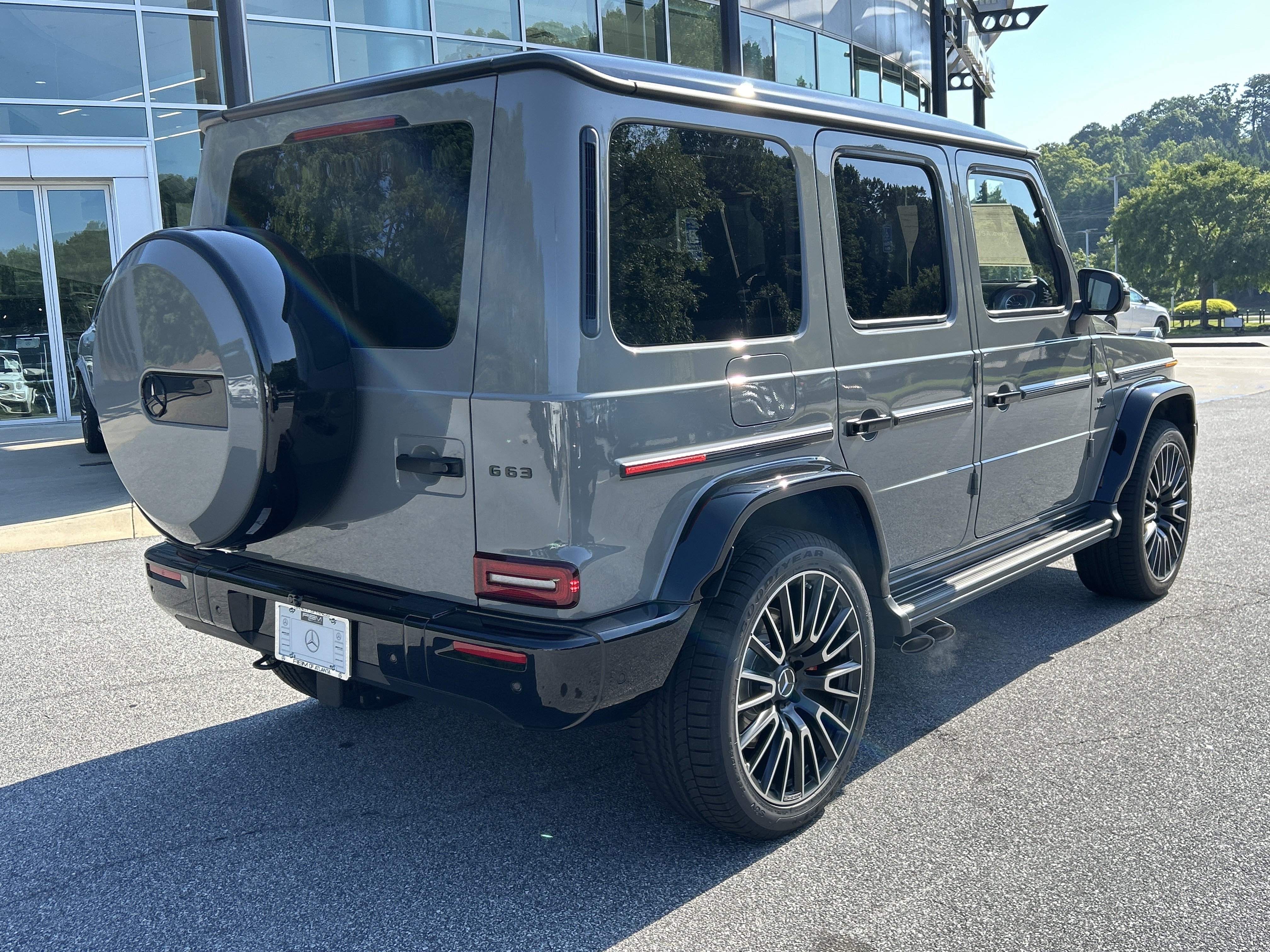 New 2026 MANUFAKTUR Arabian Grey Non- Metallic Mercedes-Benz AMG® G 63 SUV image 7