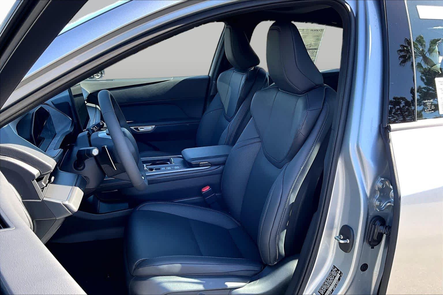 New 2026 Iridium Lexus PREMIUM image 18