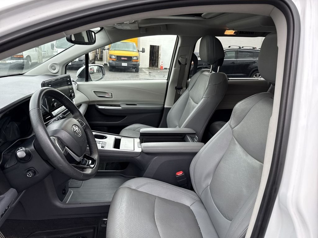 Used 2022 Pearl Toyota Limited image 10