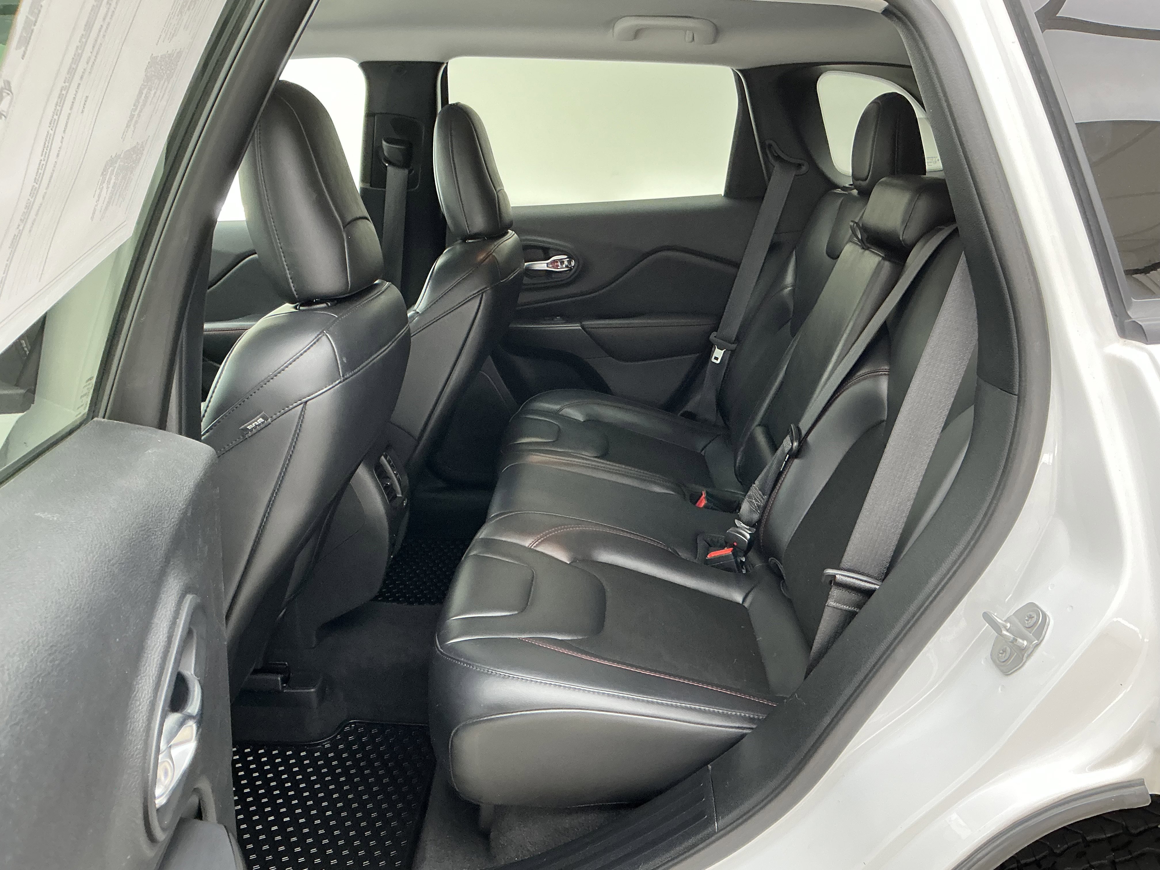 Used 2020 Bright White Clearcoat Jeep Trailhawk image 19
