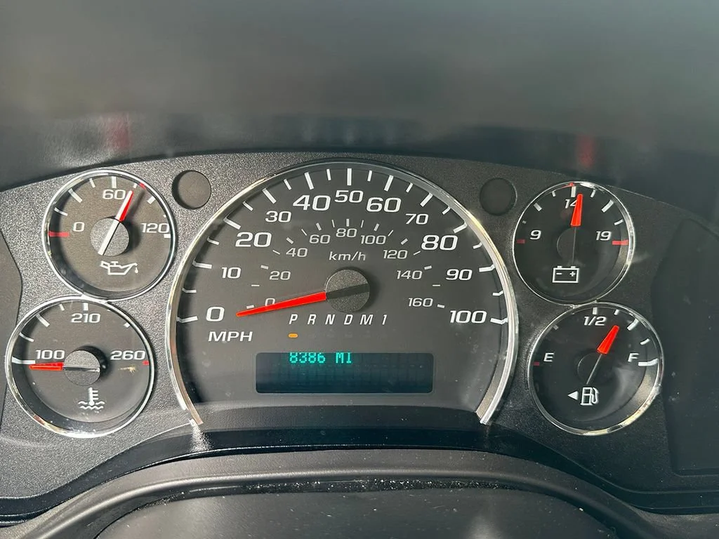 Used 2025 Summit White GMC Work Van image 31