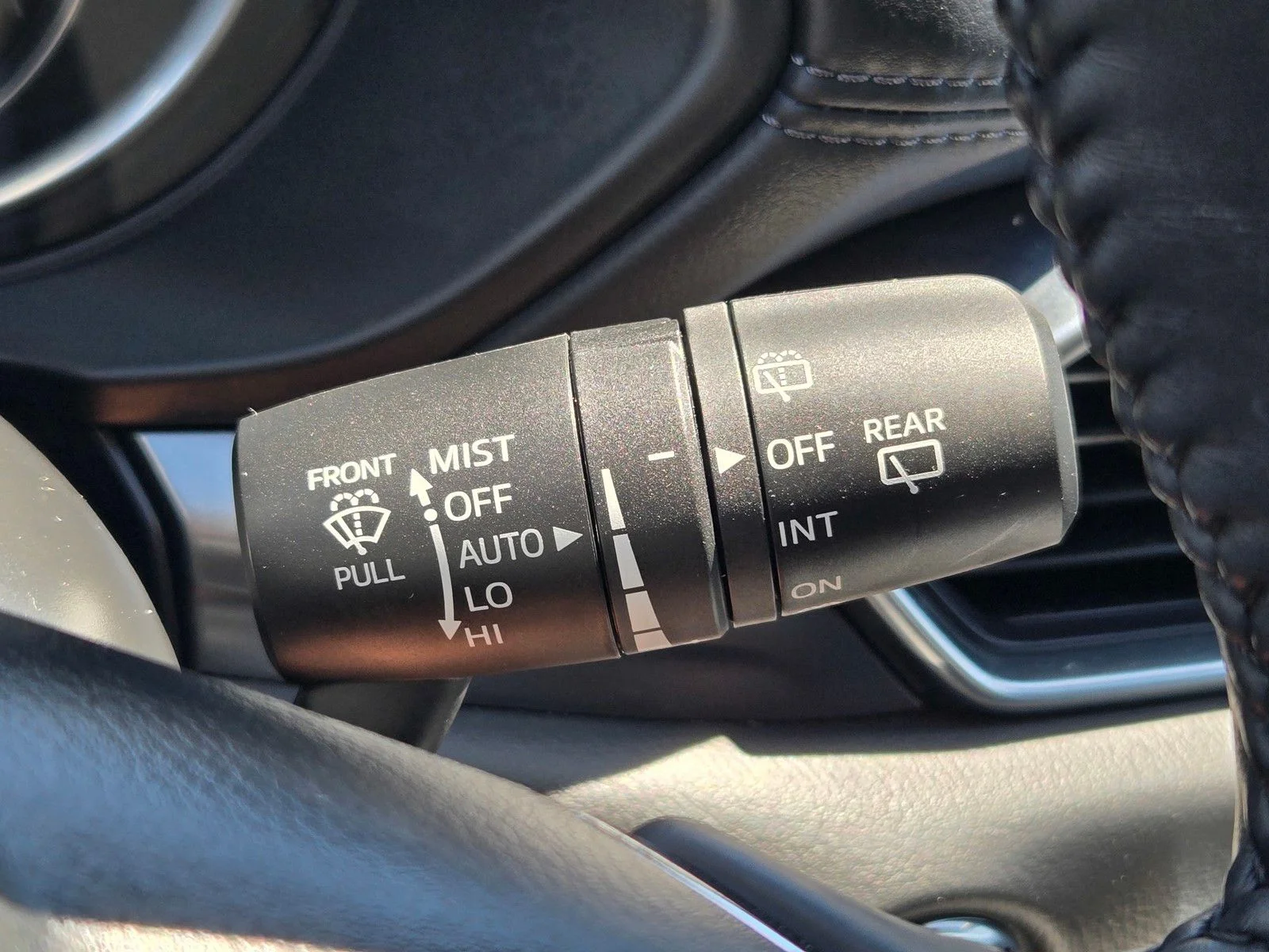 Certified Used 2025 White Metallic Mazda 2.5 S Select Package image 30