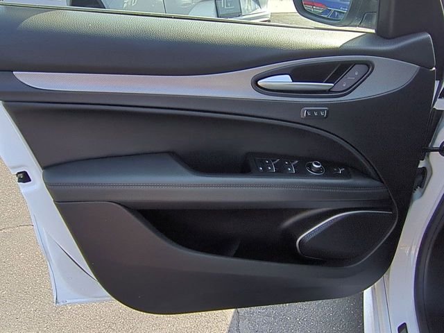 Certified Used 2023 Alfa White Alfa Romeo Veloce image 9