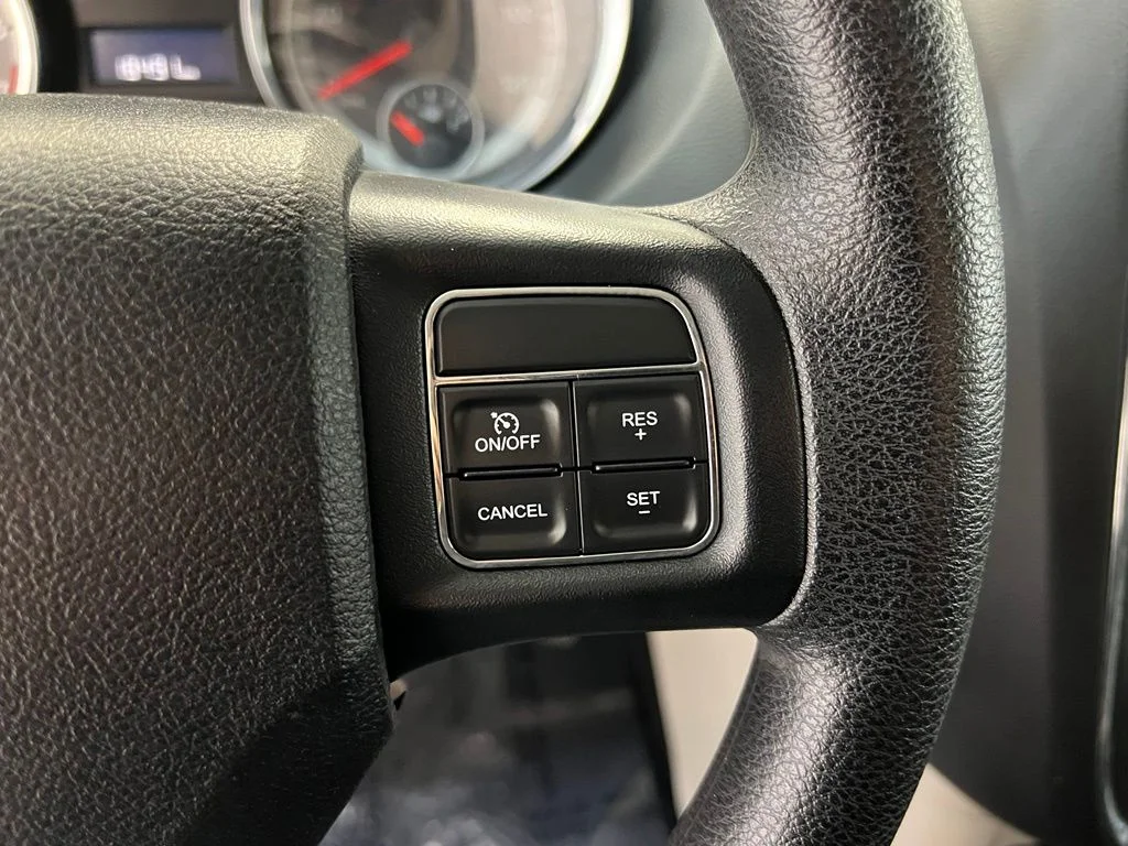Used 2018 Blue Dodge SE image 21