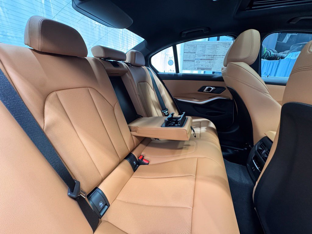 2026 BMW 3 Series 330i - Photo 24