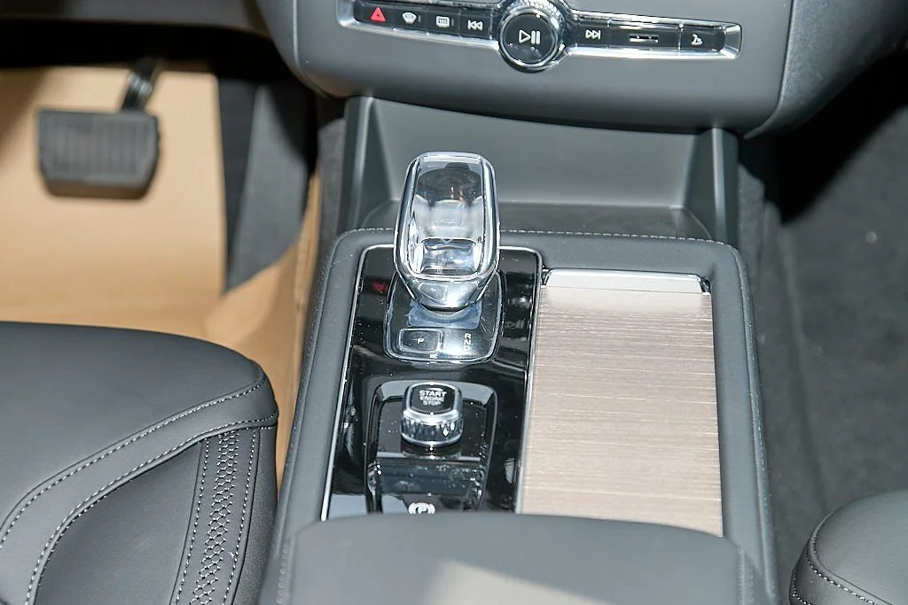 New 2026 Onyx Black Volvo Plus image 30
