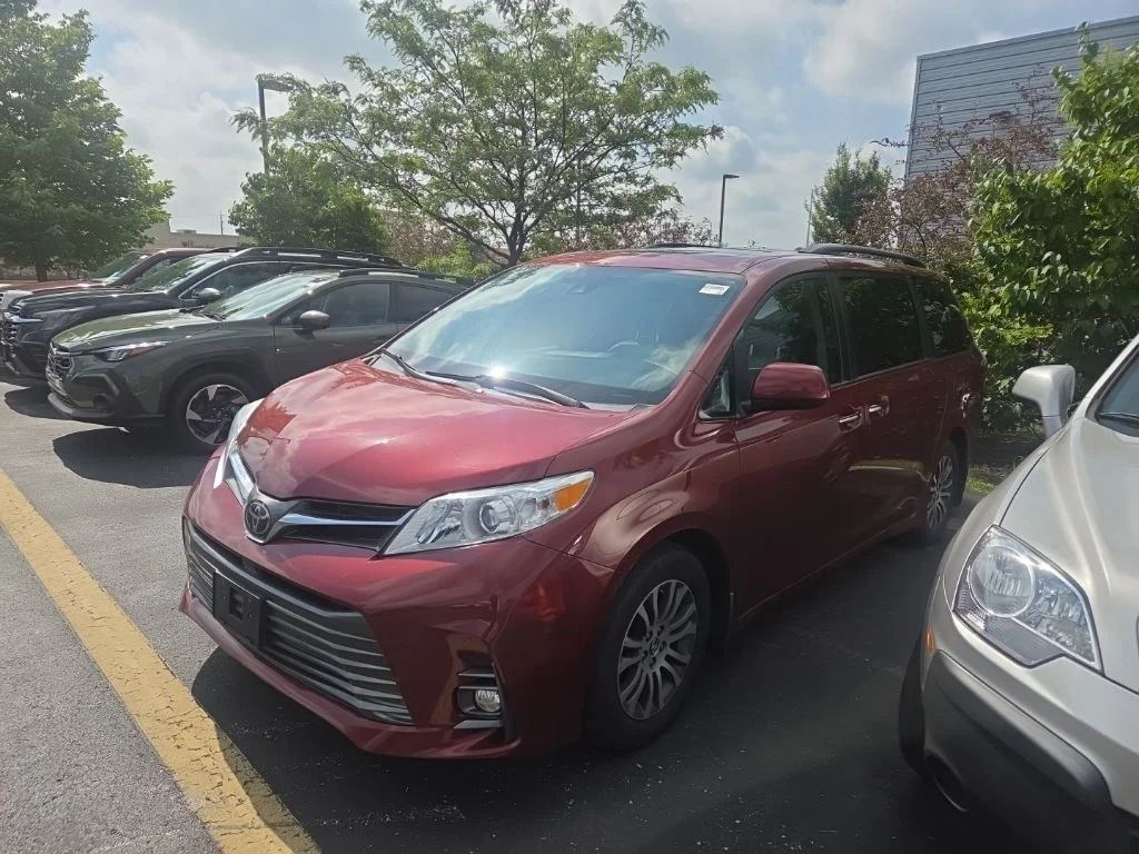 Used 2020 Red Toyota XLE image 2