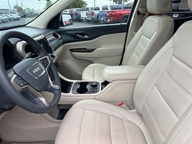 Used 2023 Silver GMC Denali image 9