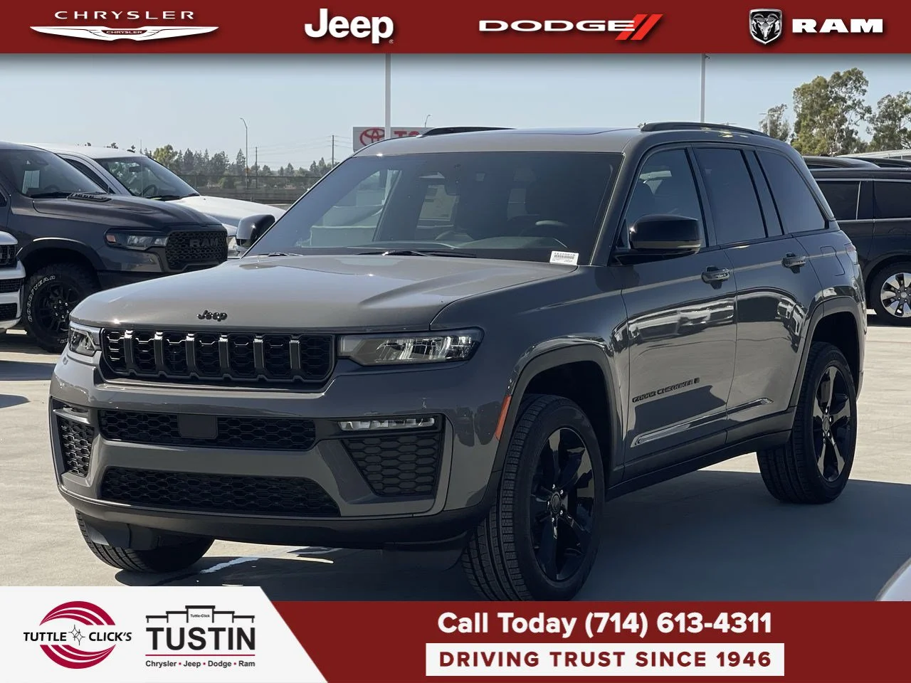 New 2027 Sting-Gray Clear-Coat Paint Jeep Limited image 9