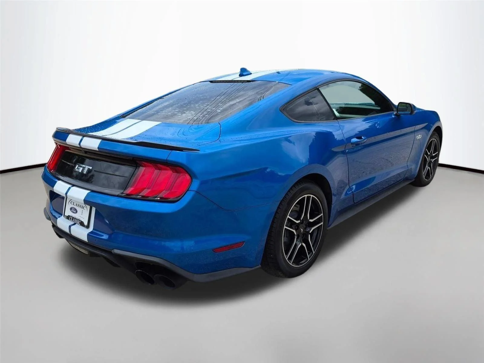 Used 2020  Ford GT image 5