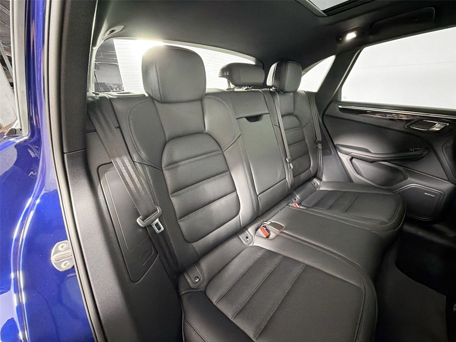 New 2026 Gentian Blue Metallic Porsche AWD image 27