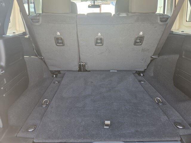 Used 2020 Billet Silver Metallic Clearcoat Jeep Sport S image 28