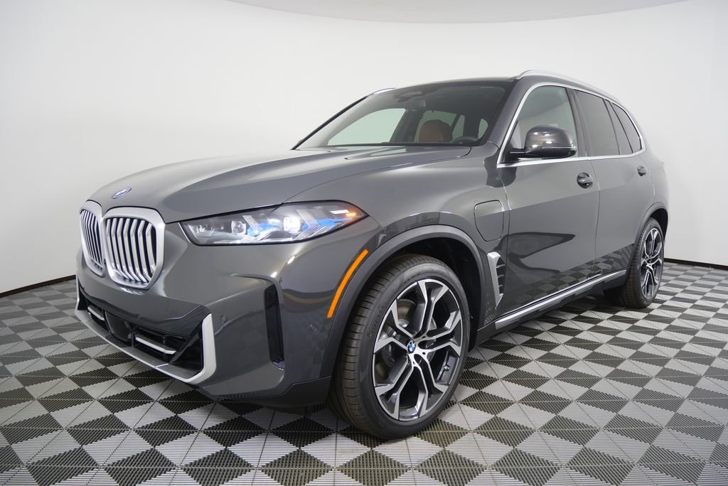 New 2026 Dravit Grey Metallic BMW xDrive50e image 7