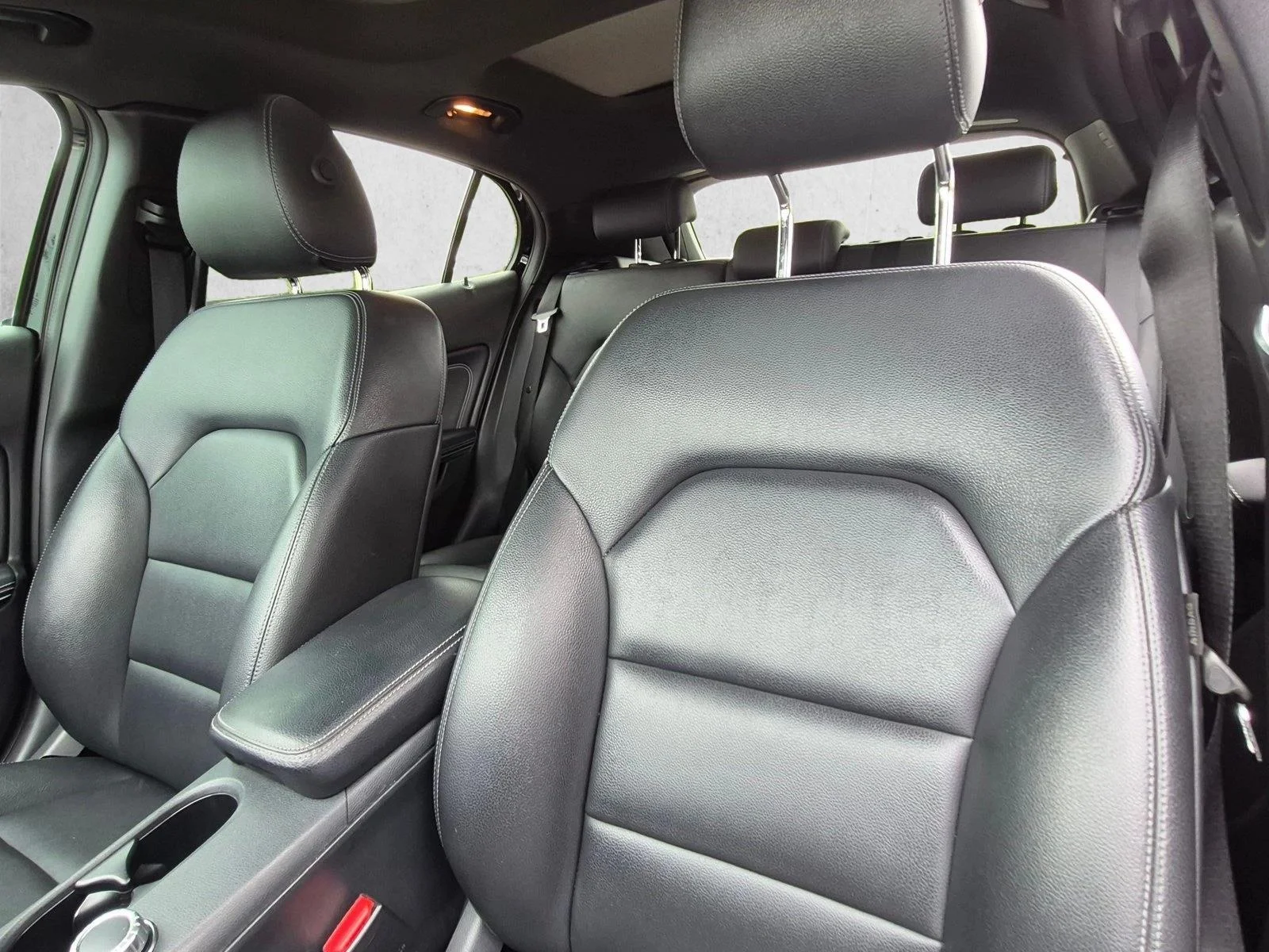Used 2018 Night Black Mercedes-Benz GLA 250 image 14