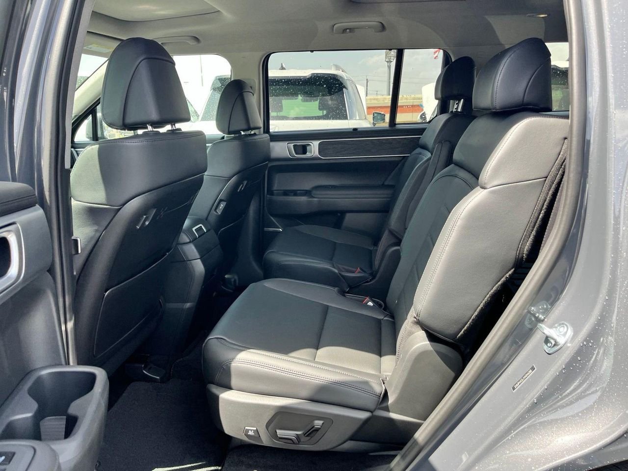 New 2027 Gray Hyundai Limited FWD image 18