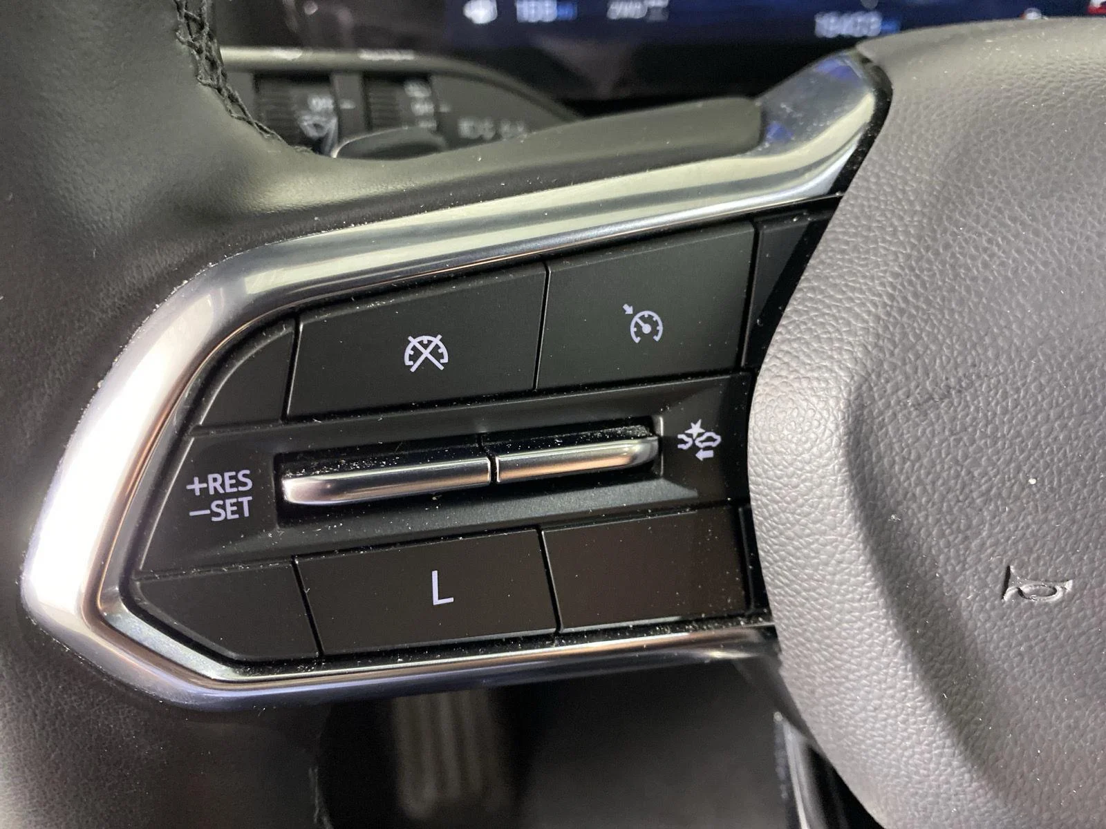 Used 2025 Lakeshore Blue Metallic Chevrolet AWD LT image 14