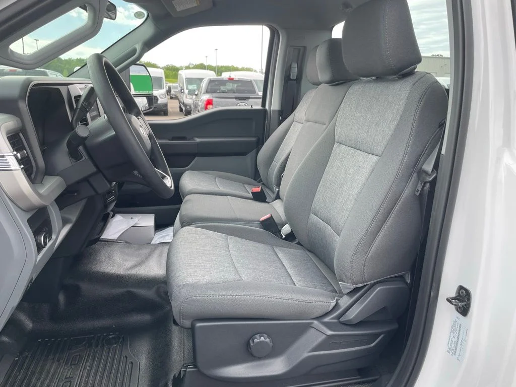 New 2026 Oxford White Ford F-600® XL image 26