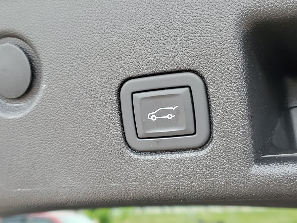 Used 2024 Blue Chevrolet LT image 9