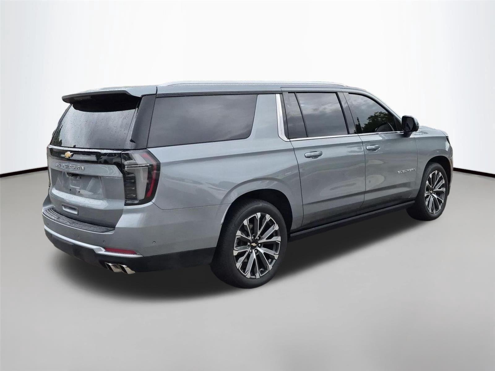 Used 2025 Sterling Gray Metallic Chevrolet High Country image 5