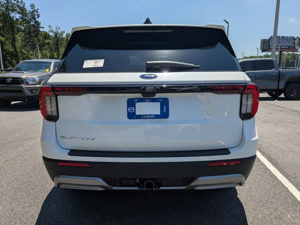 New 2026 Star White Metallic Tri-Coat Ford Platinum image 5