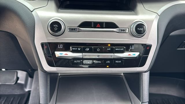 Used 2021 White Ford XLT image 29
