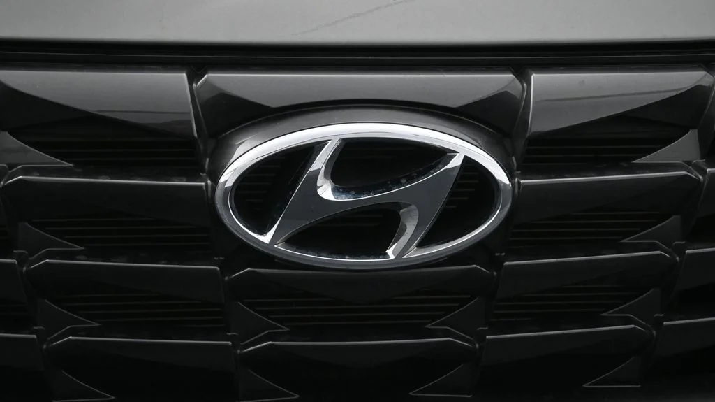 Used 2024 Gray Hyundai SEL image 19