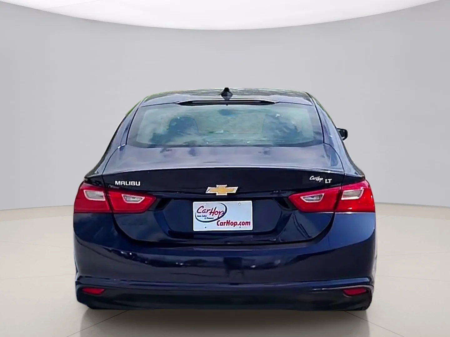 Used 2018 Blue Chevrolet LT image 4