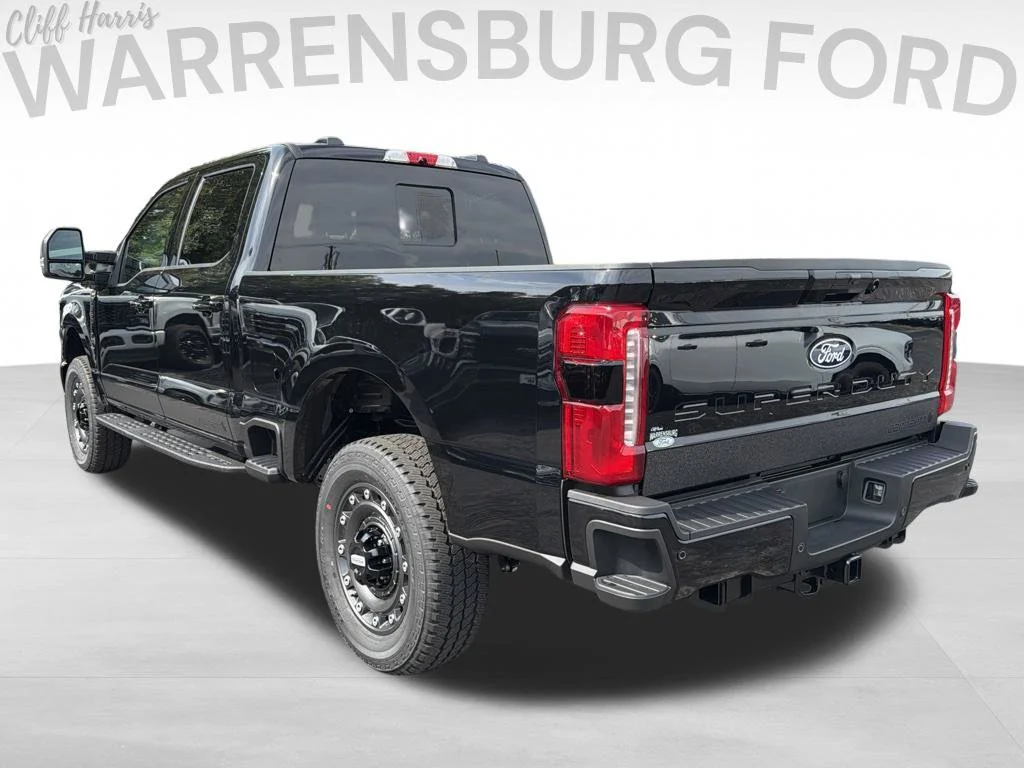 New 2027 Agate Black Metallic Ford F-250® XLT image 5