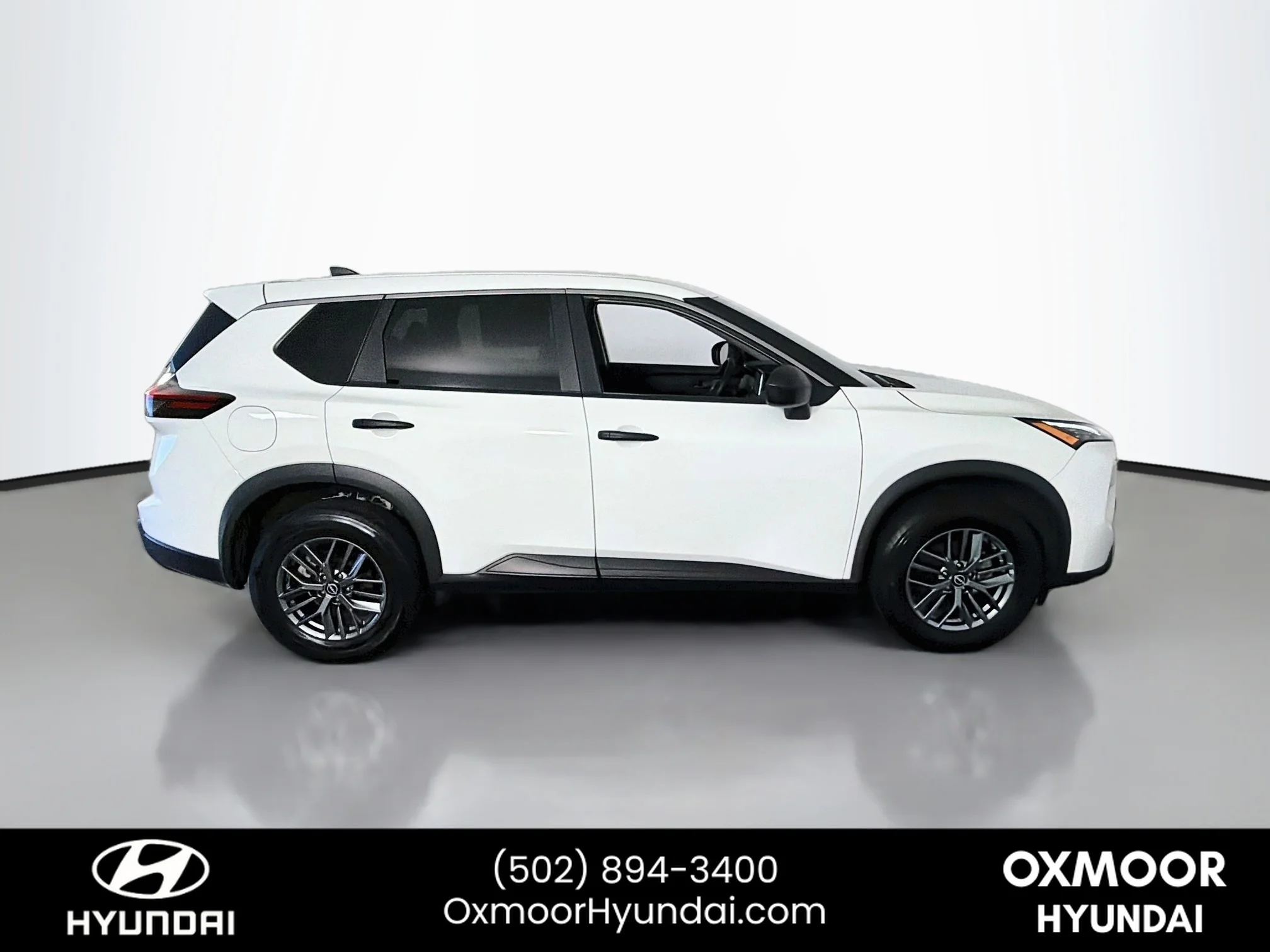 Used 2024 Glacier White Nissan S image 8