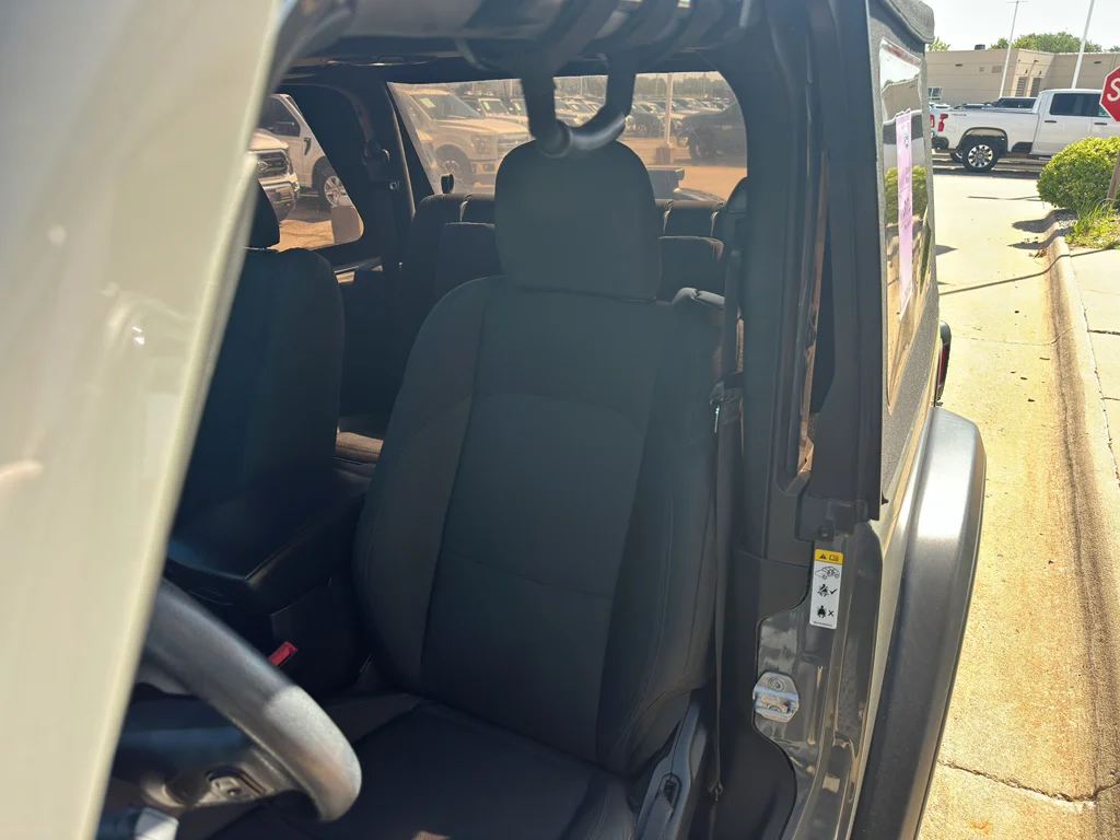 Used 2018 Sting-Gray Clearcoat Jeep Sport image 23