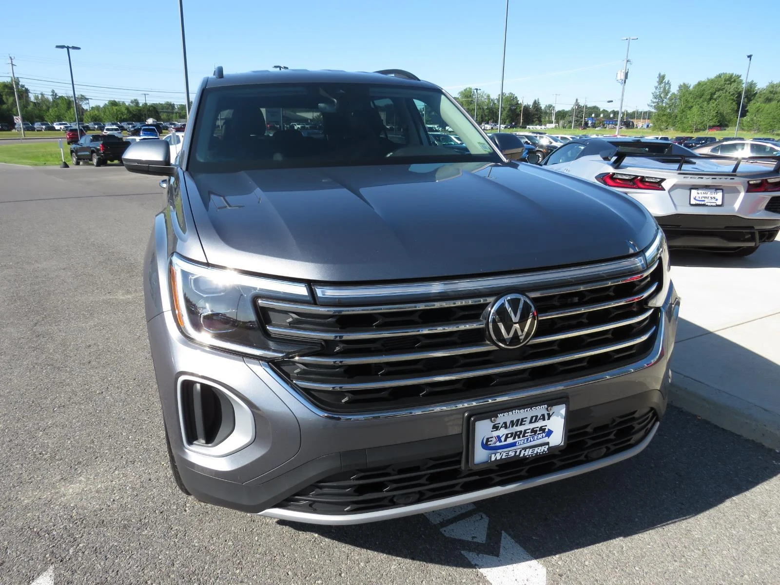 Used 2024  Volkswagen 2.0T SE image 4