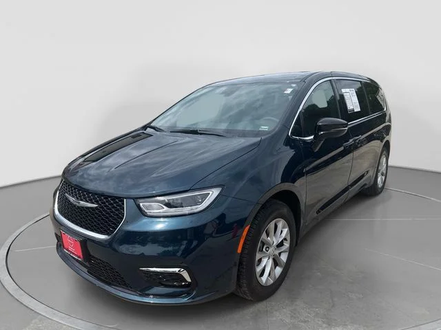 Used 2025 Blue Chrysler Select image 4