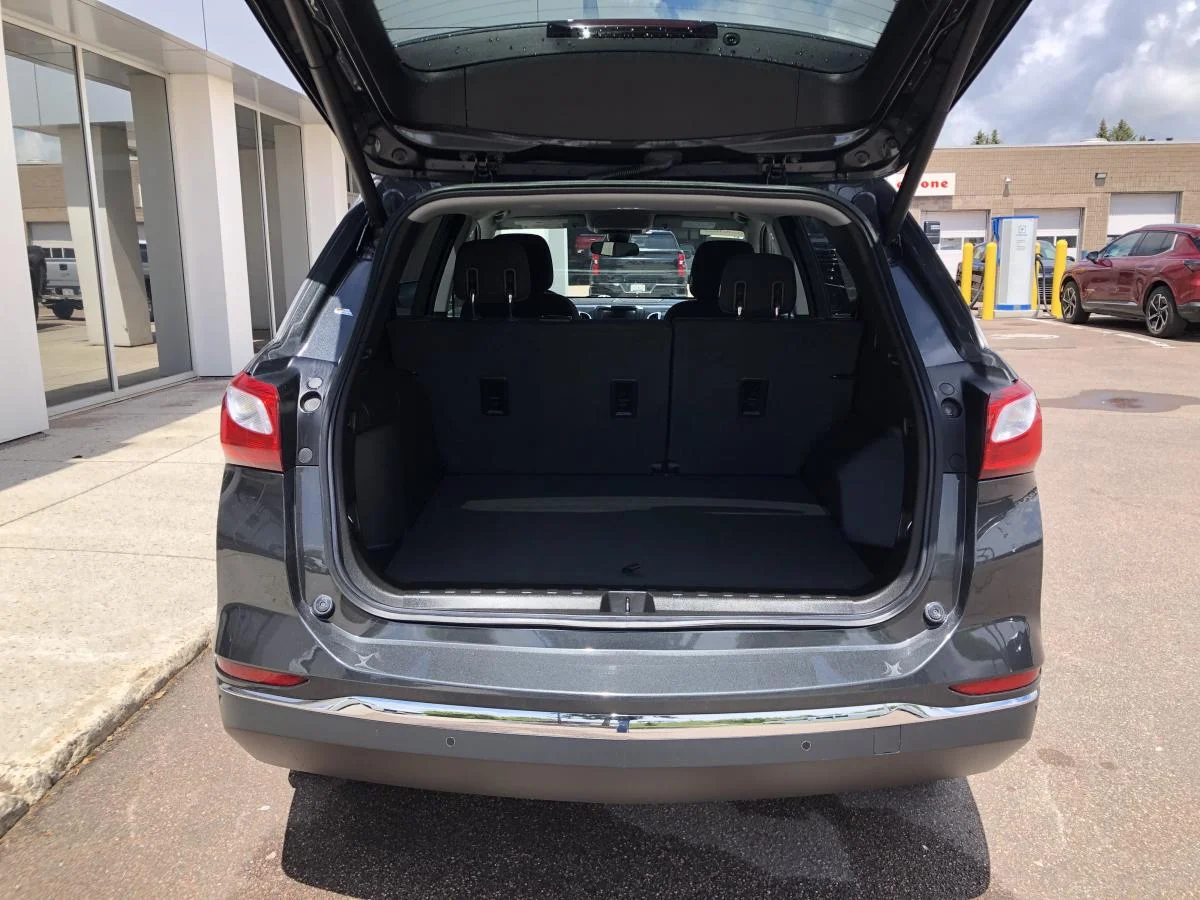 Used 2020 Grey Chevrolet Fwd 4dr Lt 1lt image 7