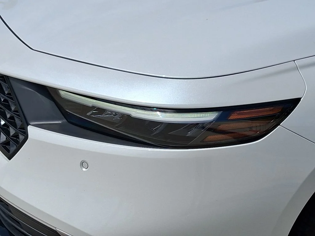 Used 2025 White Honda Touring image 7