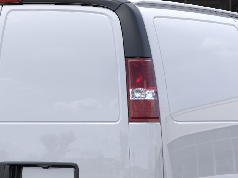New 2026 Summit White Chevrolet 1WT image 11
