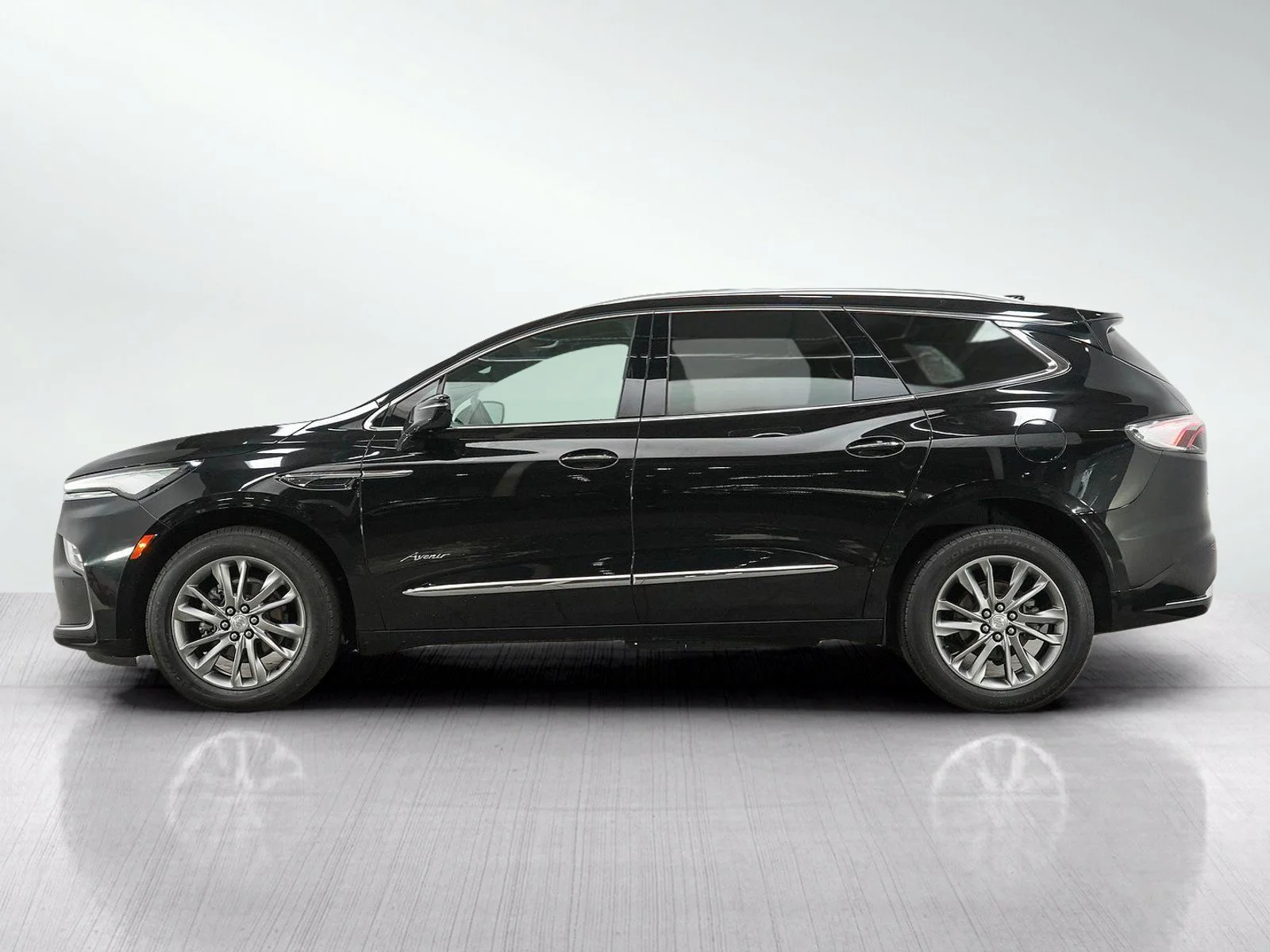 Used 2022 Buick Enclave Avenir with VIN 5GAEVCKW8NJ192975 for sale in Bloomington, Minnesota