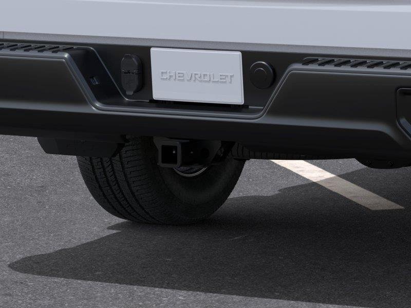 New 2026 Summit White Chevrolet WT image 14