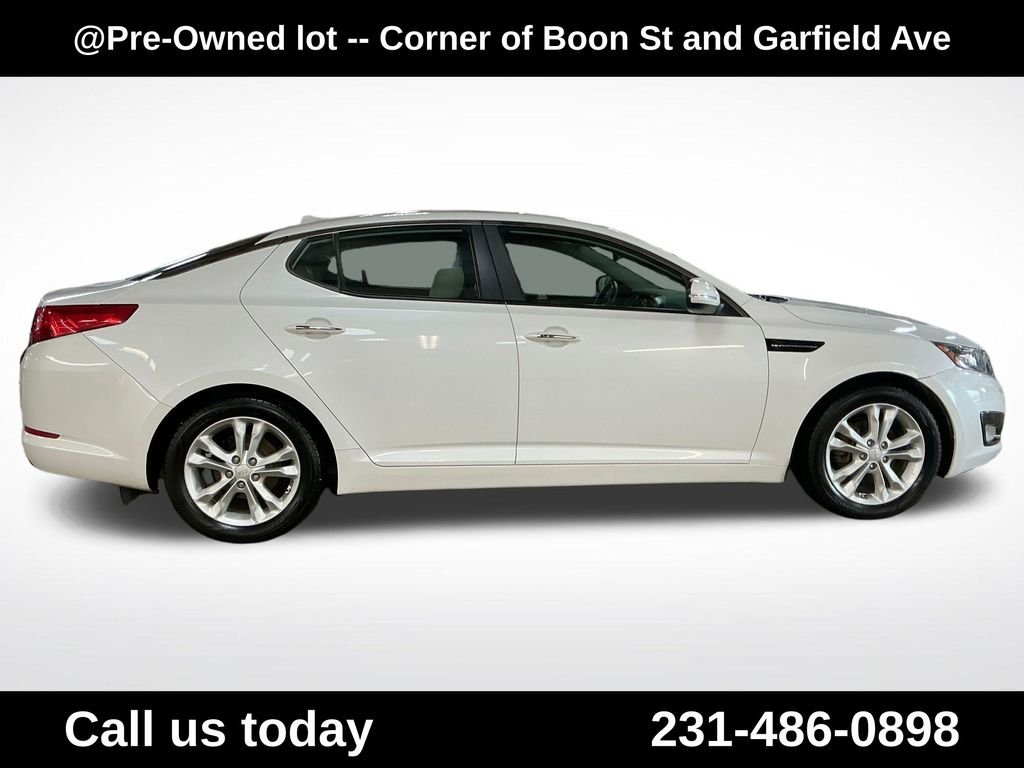 Used 2012 White Kia EX image 6