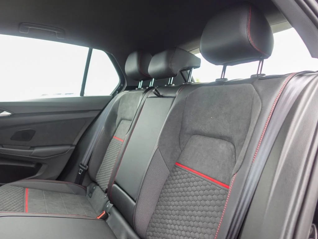 New 2026 Mythos Black Metallic Volkswagen 2.0T SE image 23
