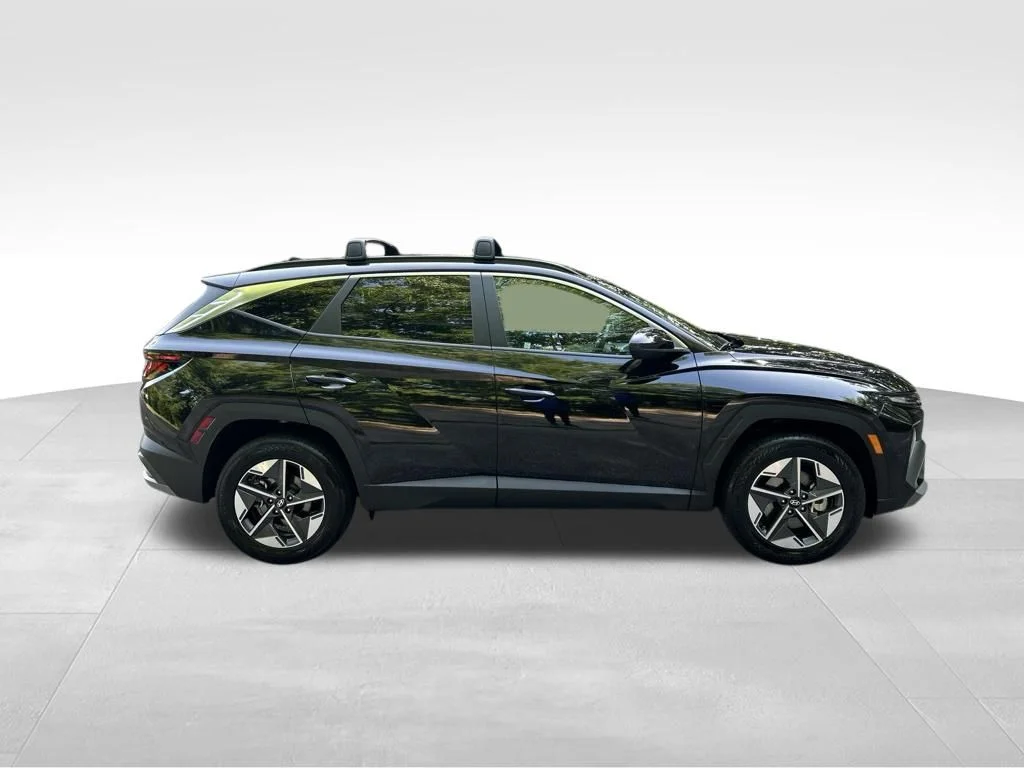 Used 2026 Black Hyundai SEL image 7
