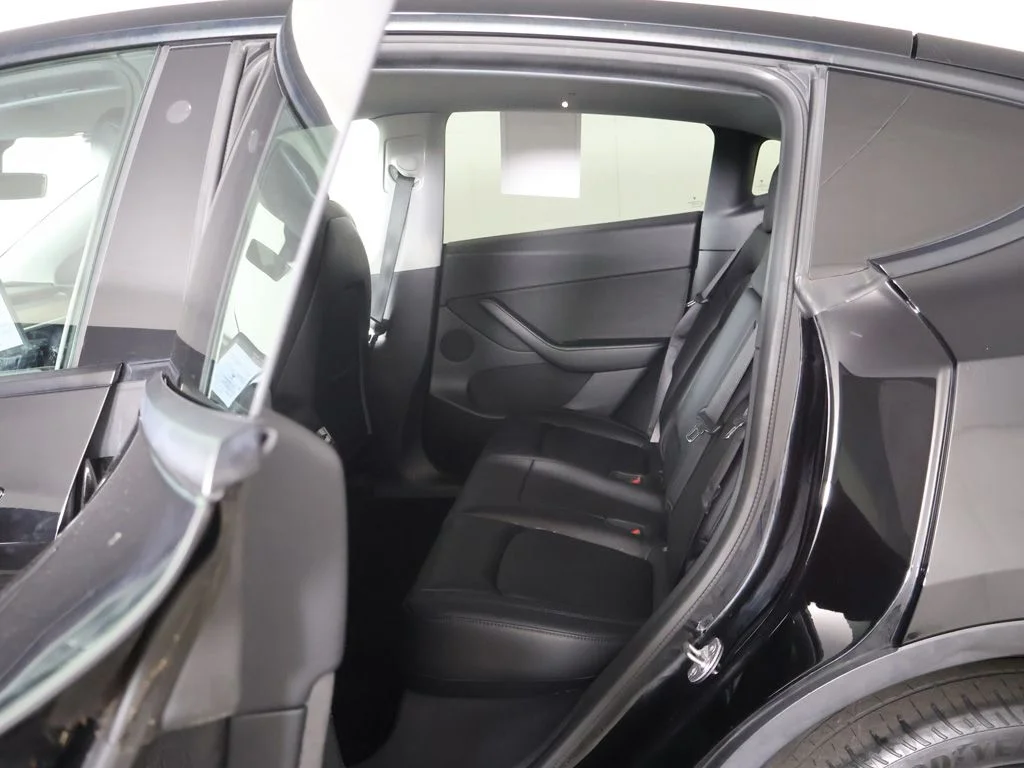 Used 2021 Black Tesla Long Range image 39